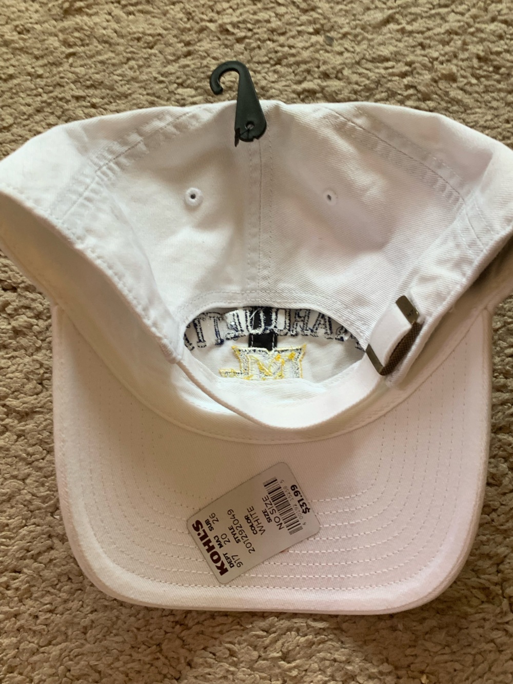 White Marquette University Men’s 47 brand cap - Picture 2 of 3